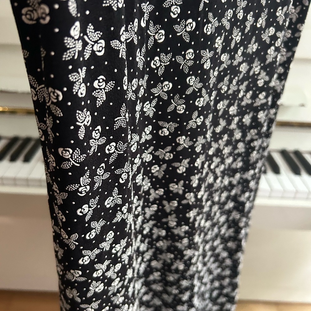 Jessica Black Floral Midi Dress - Picture 10 of 16
